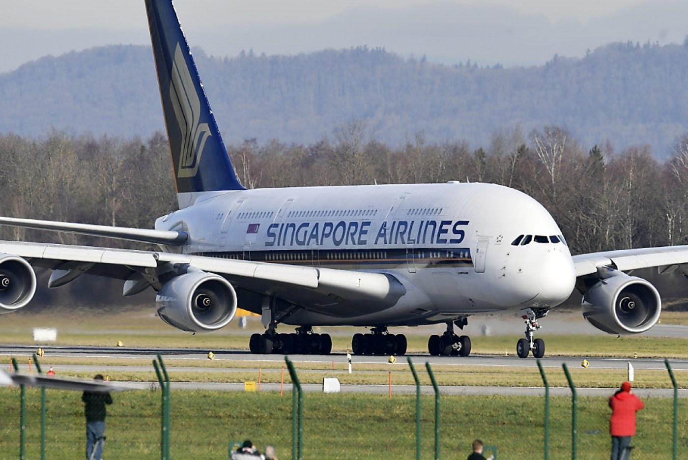 Singapore Airlines compte mélanger ce carburant dit durable avec du kérosène (archives). KEYSTONE